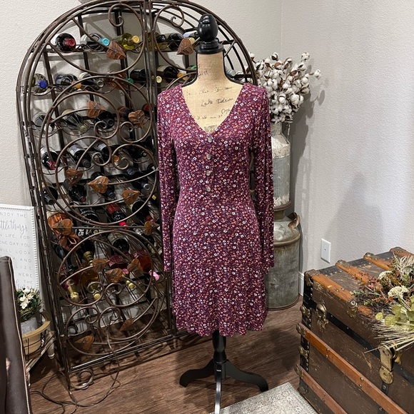 SO Dresses & Skirts - SO Burgundy Floral Long Sleeve Dress